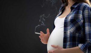 عوارض سیگار کشیدن در بارداری
